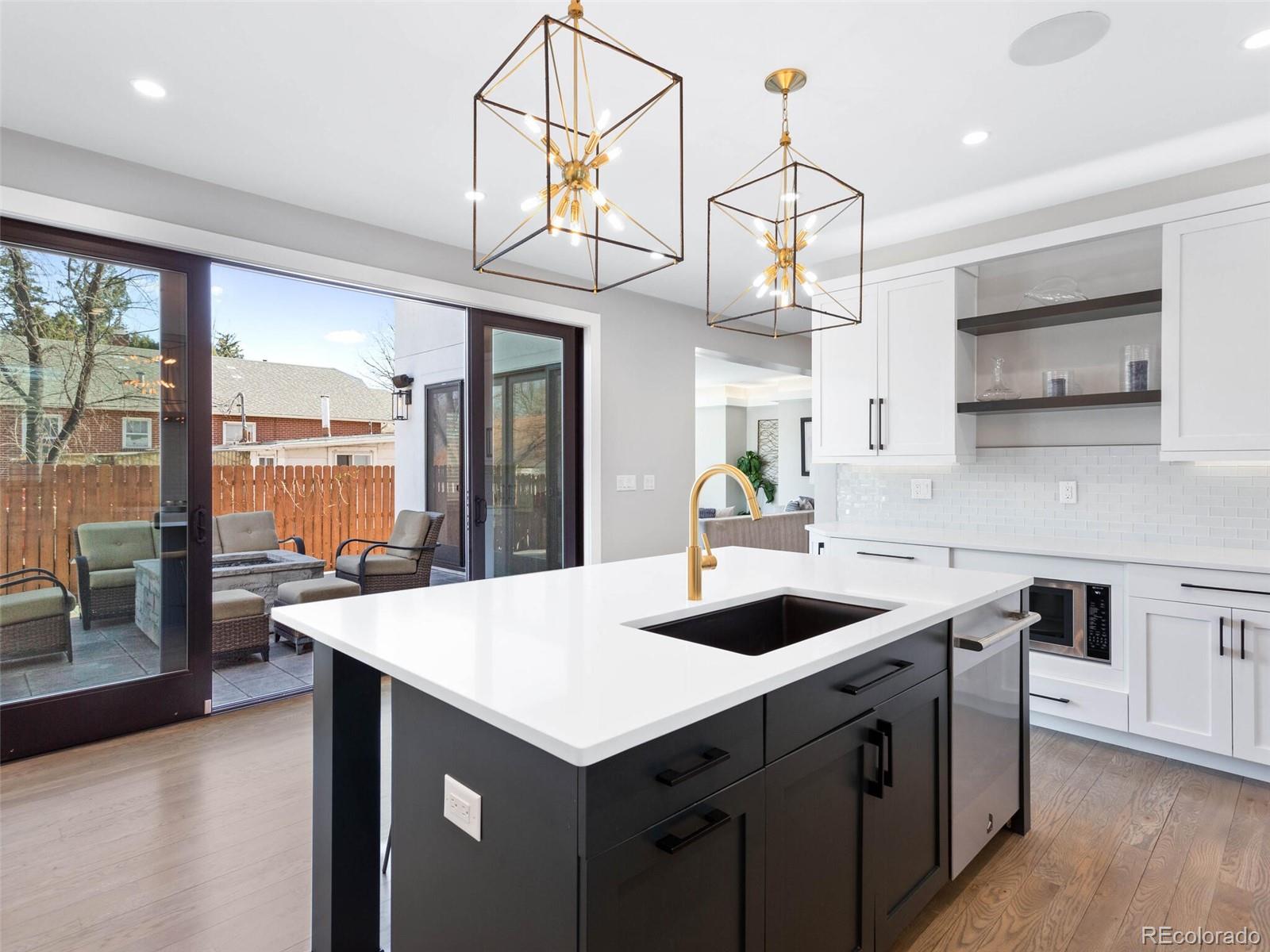 2566 S Pennsylvania
