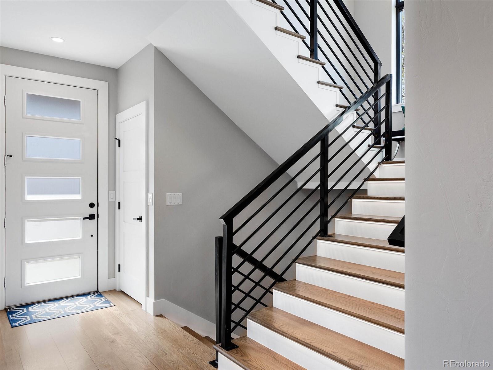 2566 S Pennsylvania