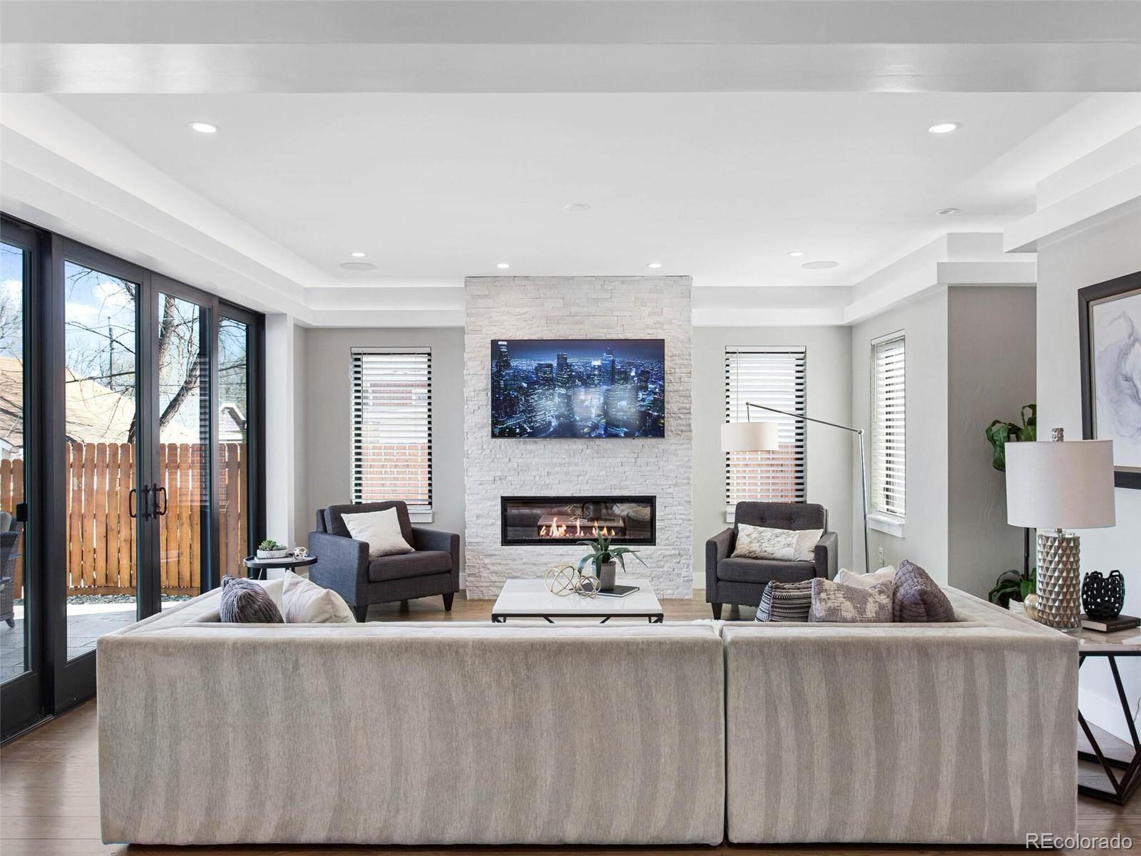 2566 S Pennsylvania