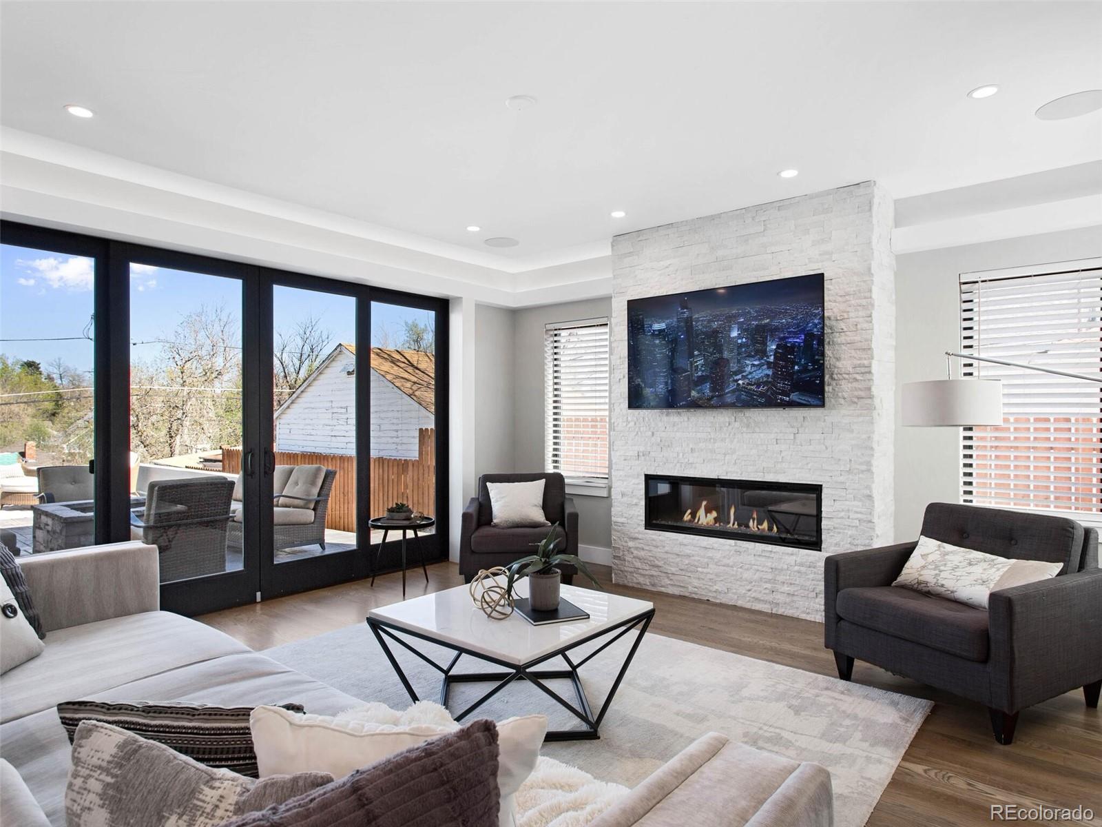 2566 S Pennsylvania