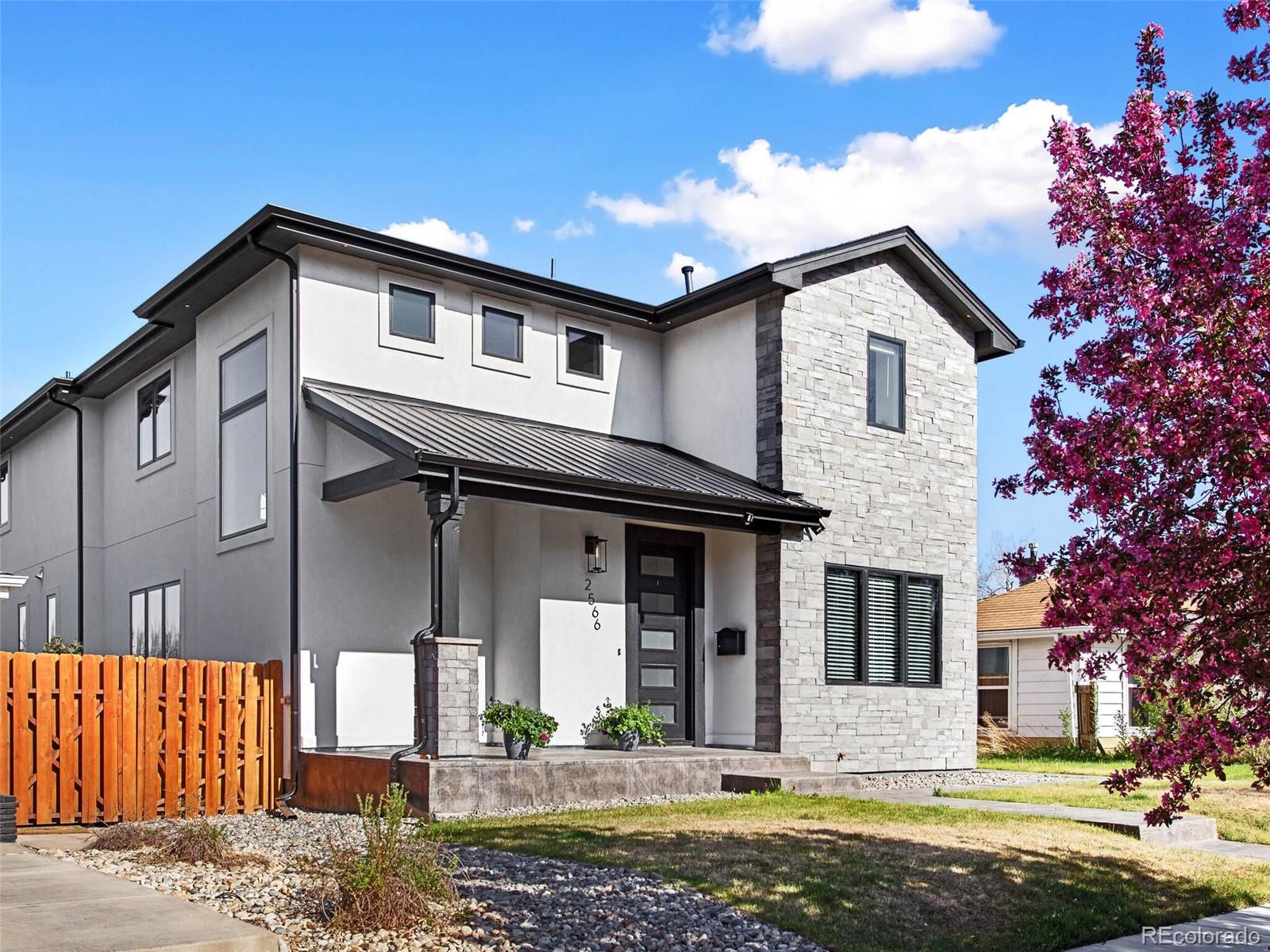 2566 S Pennsylvania