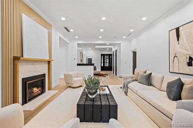 2552 E Alameda Avenue Unit: 130