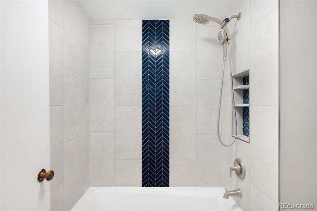 800 N Pearl Street Unit: 1211