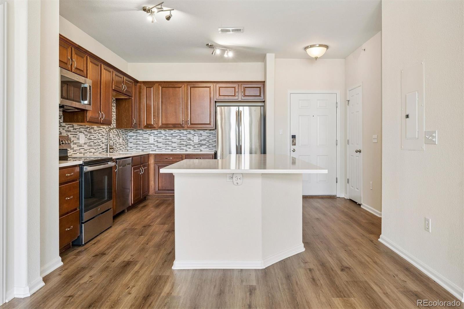 9633 E 5th Avenue Unit: 10304