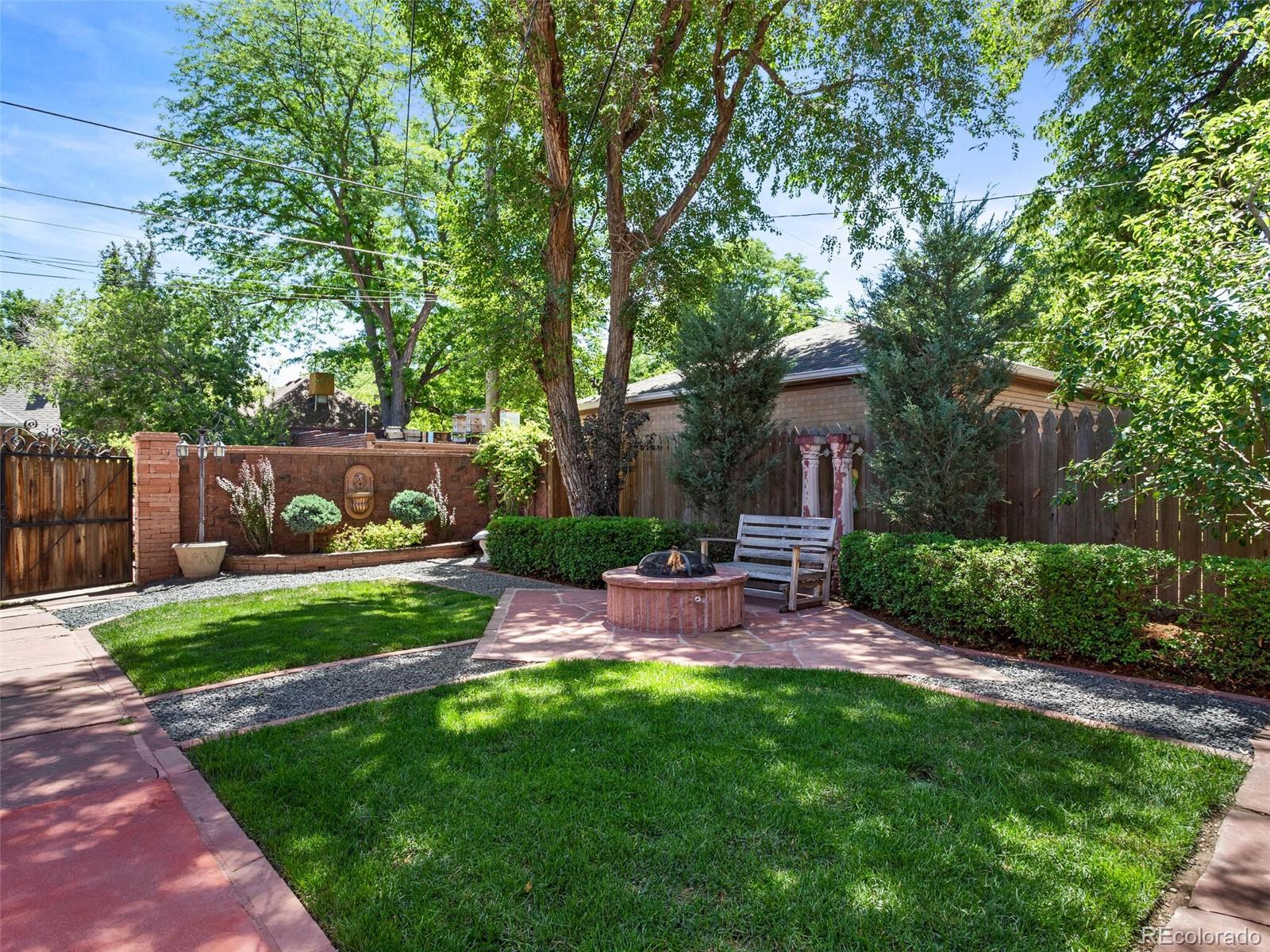 1286 Dahlia Street