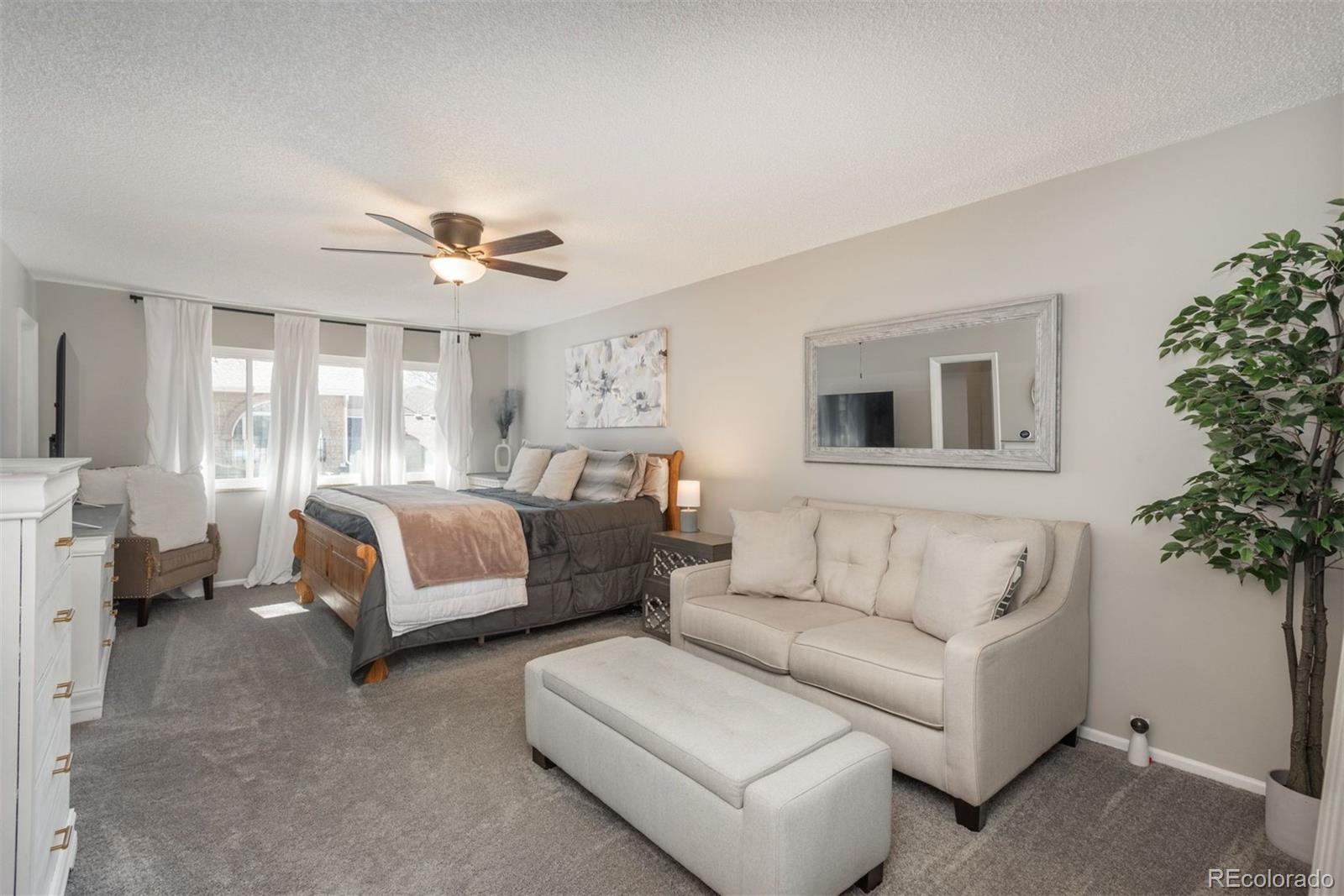 3259 S Pontiac Street