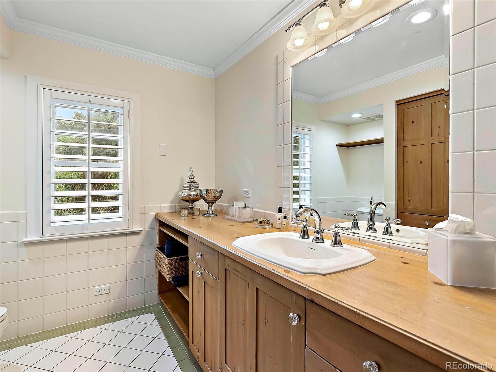 1991 E Alameda Avenue Unit: 14