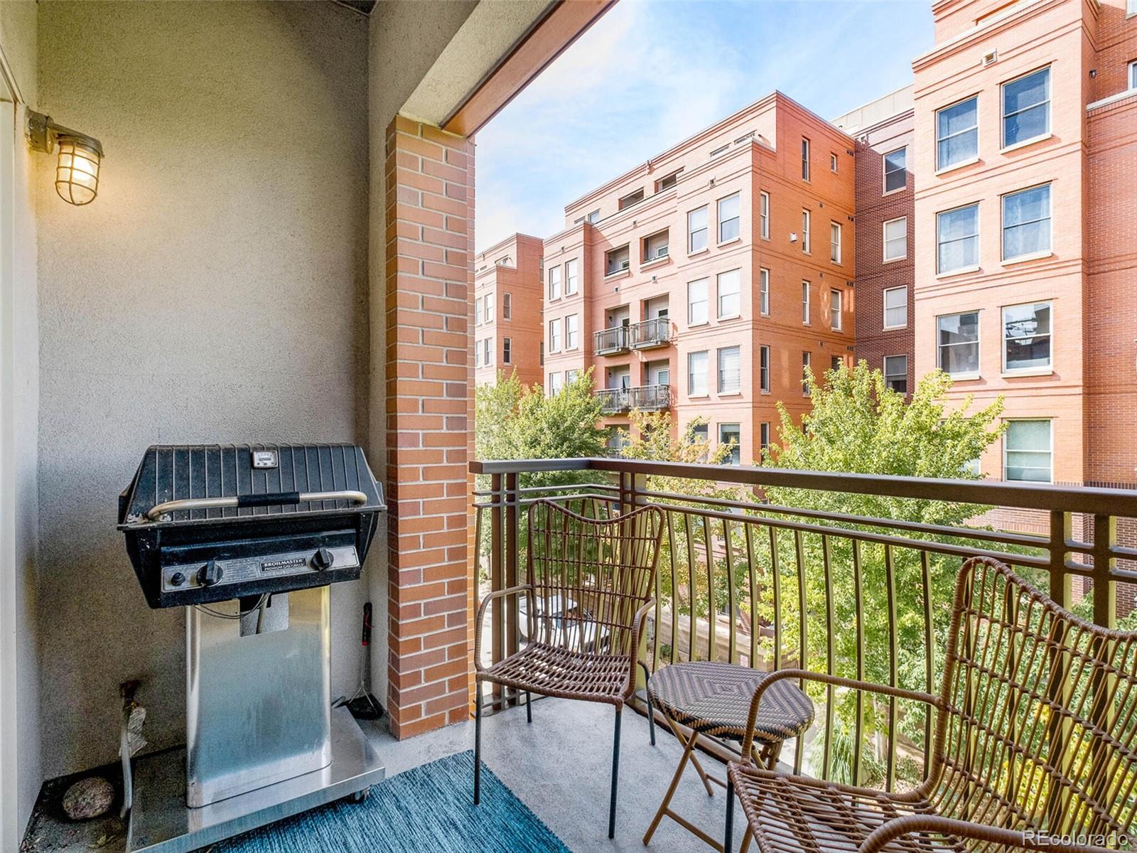 1631 N Emerson Street Unit: 319