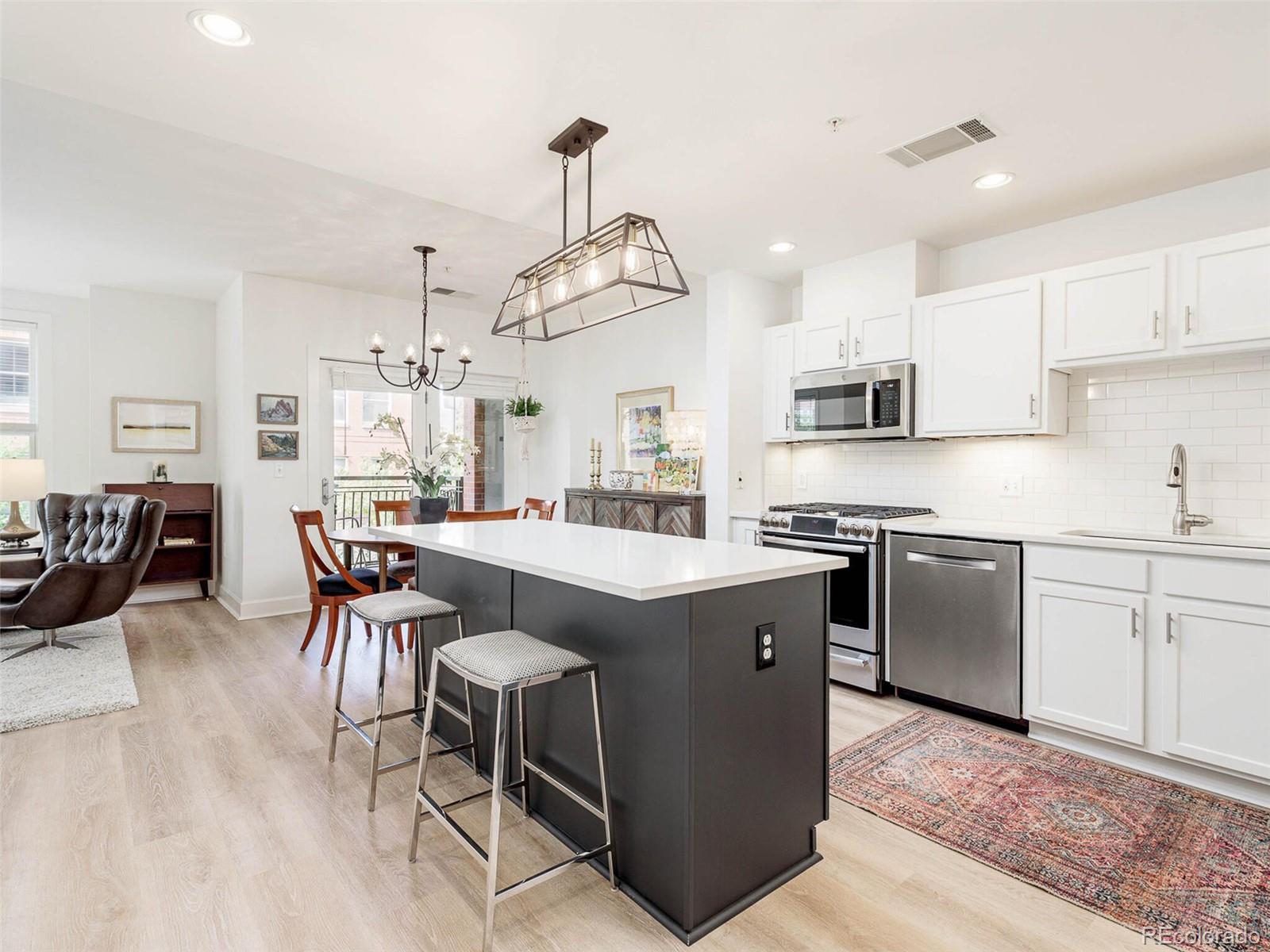 1631 N Emerson Street Unit: 319