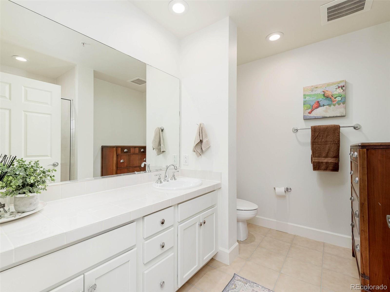1631 N Emerson Street Unit: 319