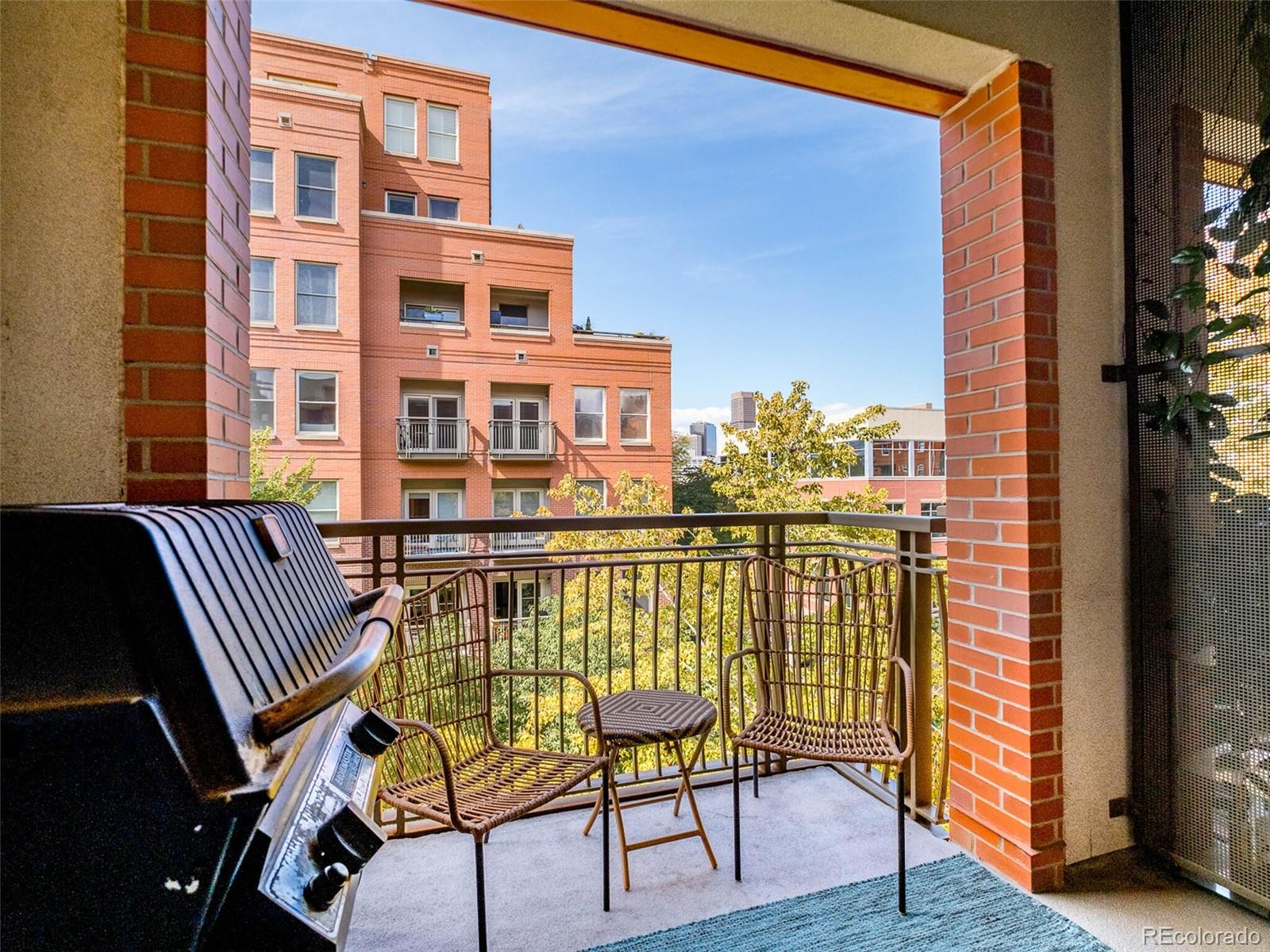 1631 N Emerson Street Unit: 319