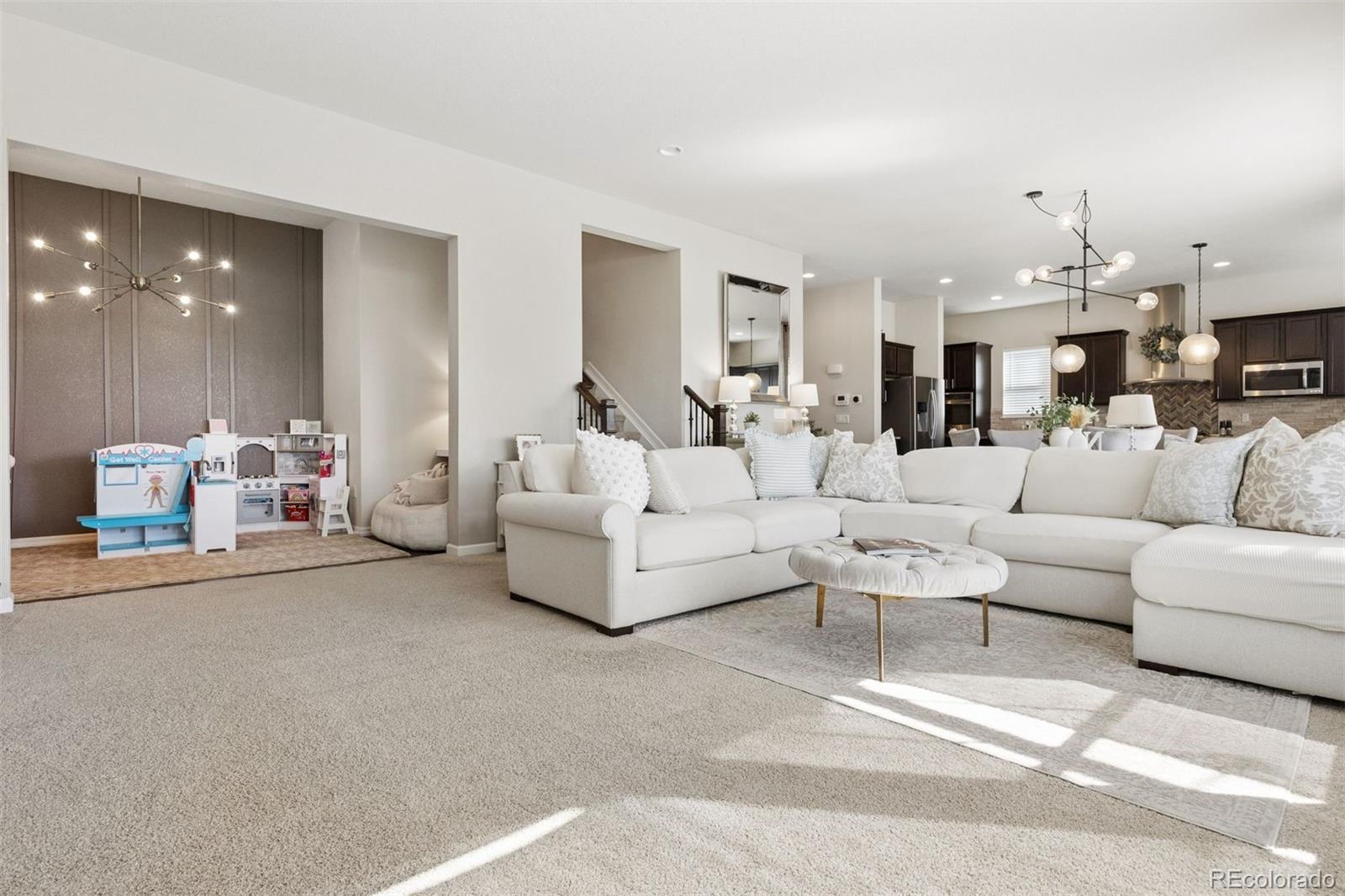 7585 S Quantock Court