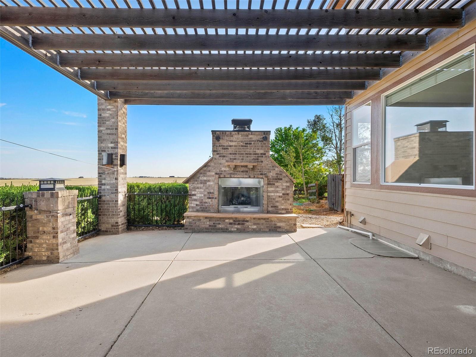 365 Antelope Drive W
