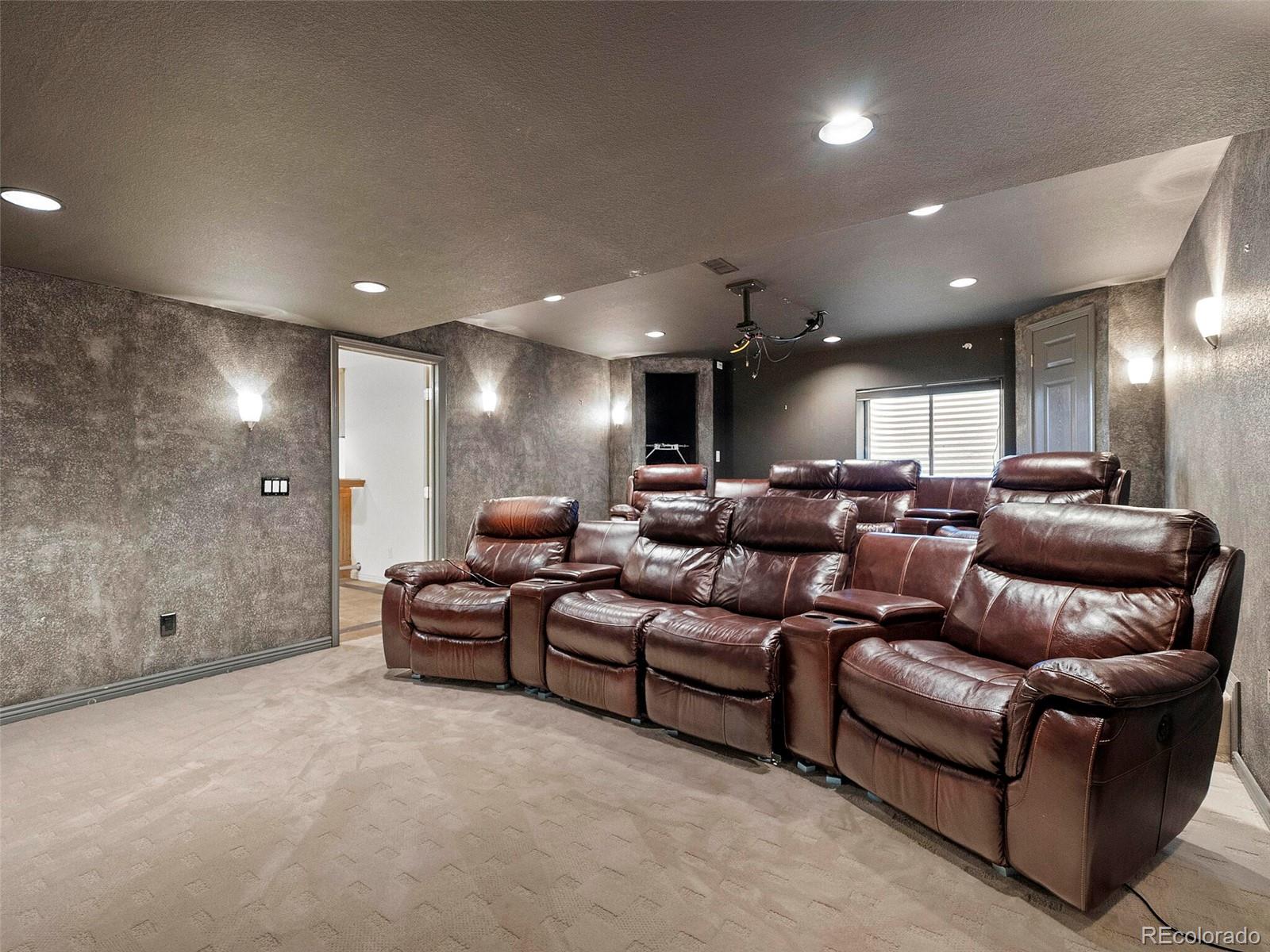 365 Antelope Drive W