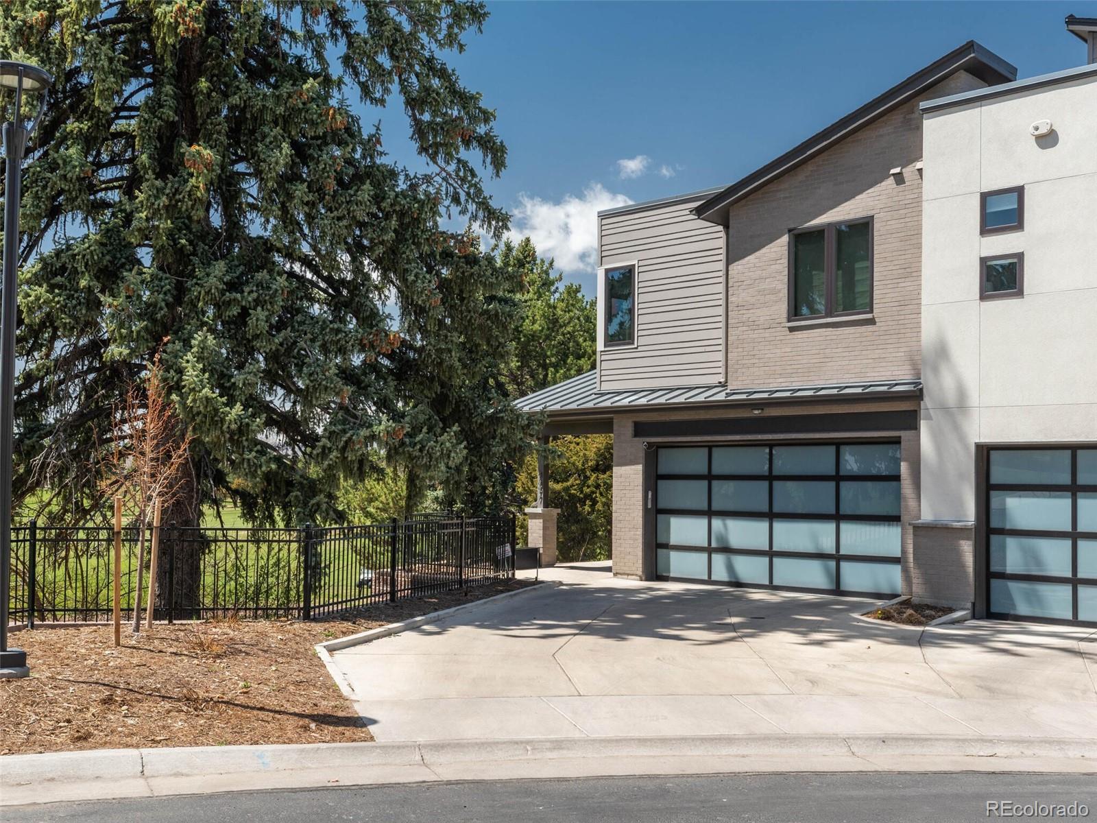 4697 W 50th Place