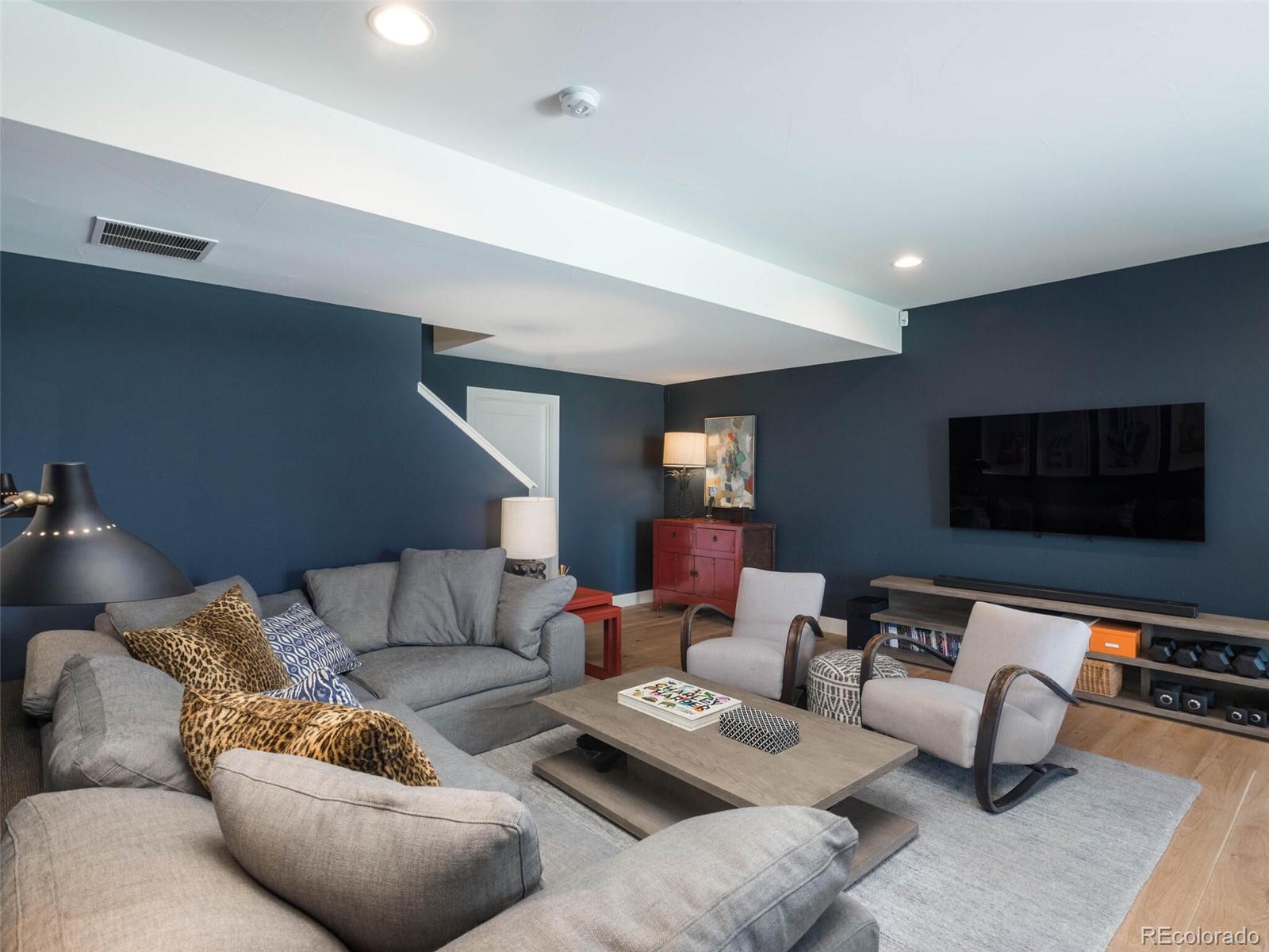 4697 W 50th Place