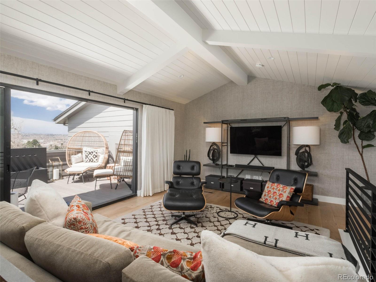 4697 W 50th Place