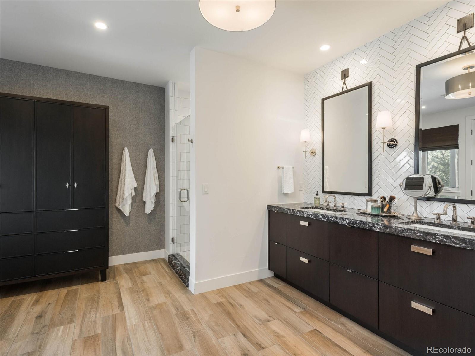 4697 W 50th Place