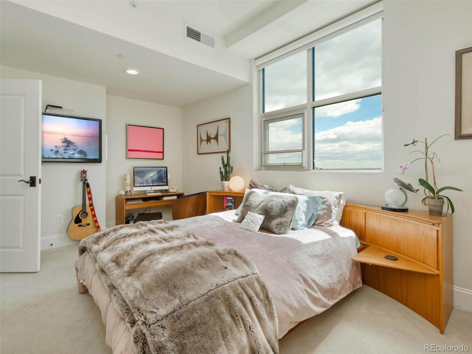 2001 Lincoln Street Unit: 2822