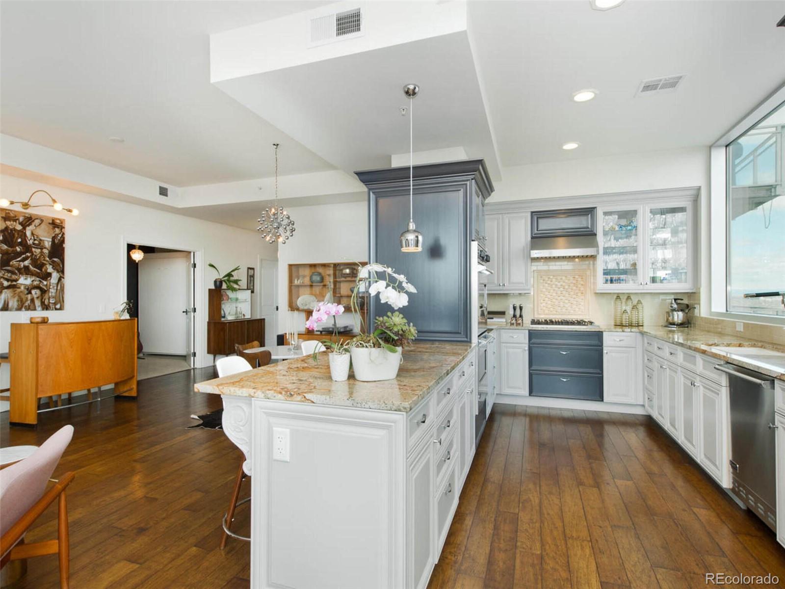 2001 Lincoln Street Unit: 2822