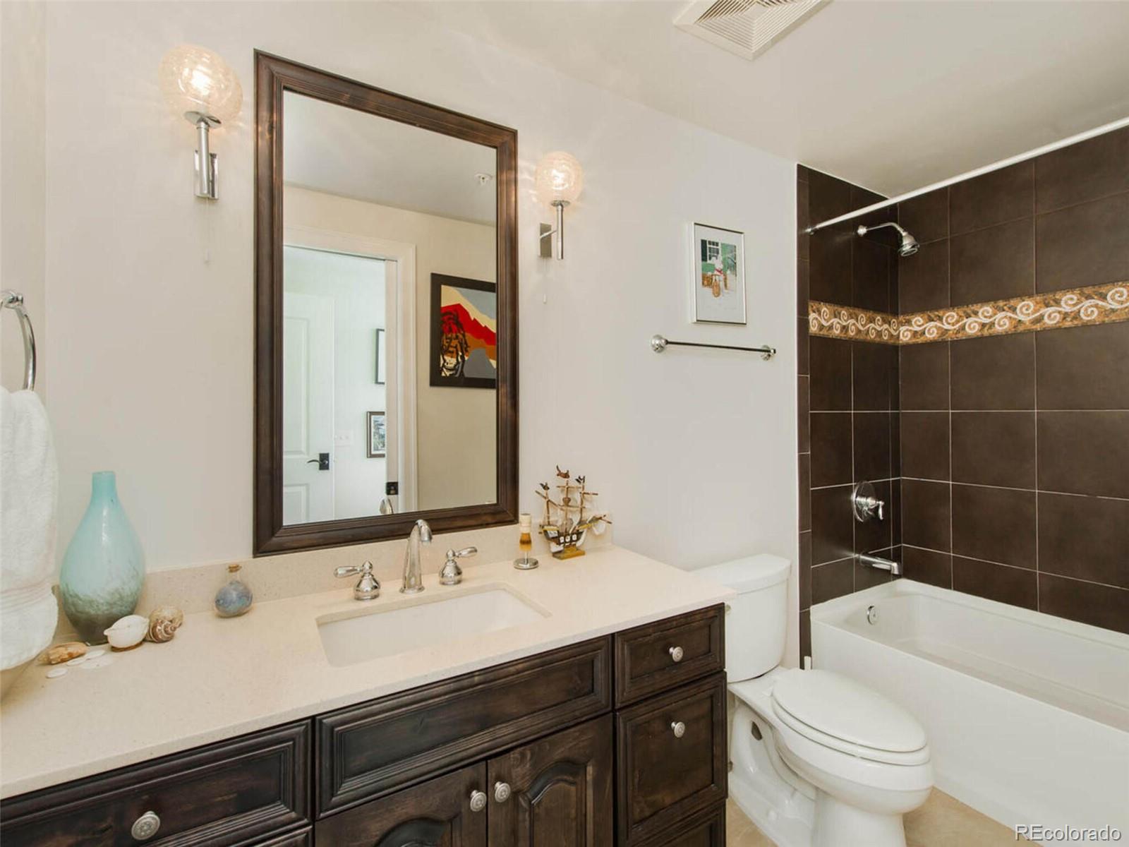 2001 Lincoln Street Unit: 2822