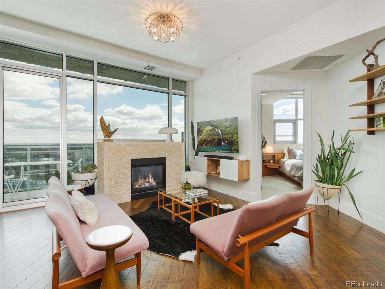 2001 Lincoln Street Unit: 2822