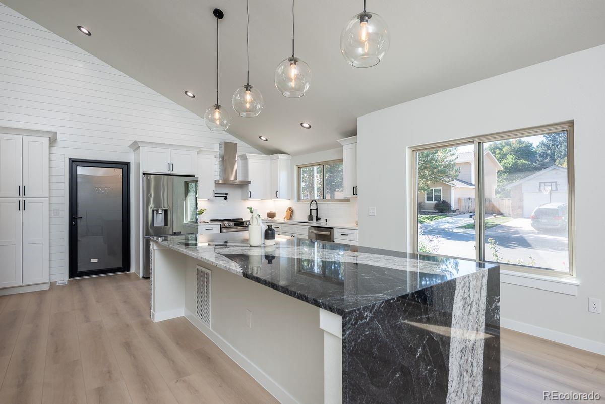 5810 S Kenton Way