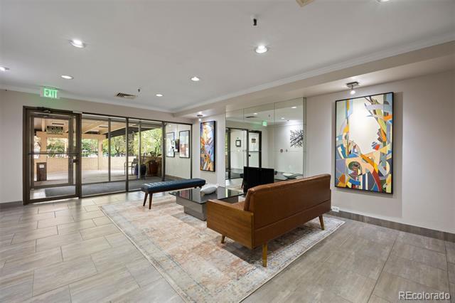 800 N Pearl Street Unit: 206