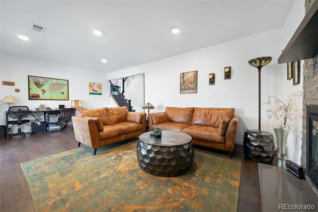 642 Deframe Court
