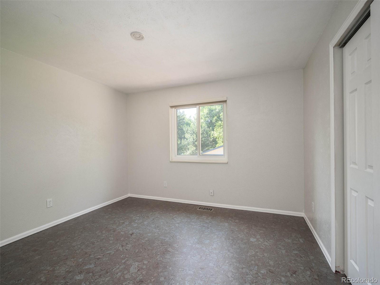 10996 Fenton Circle