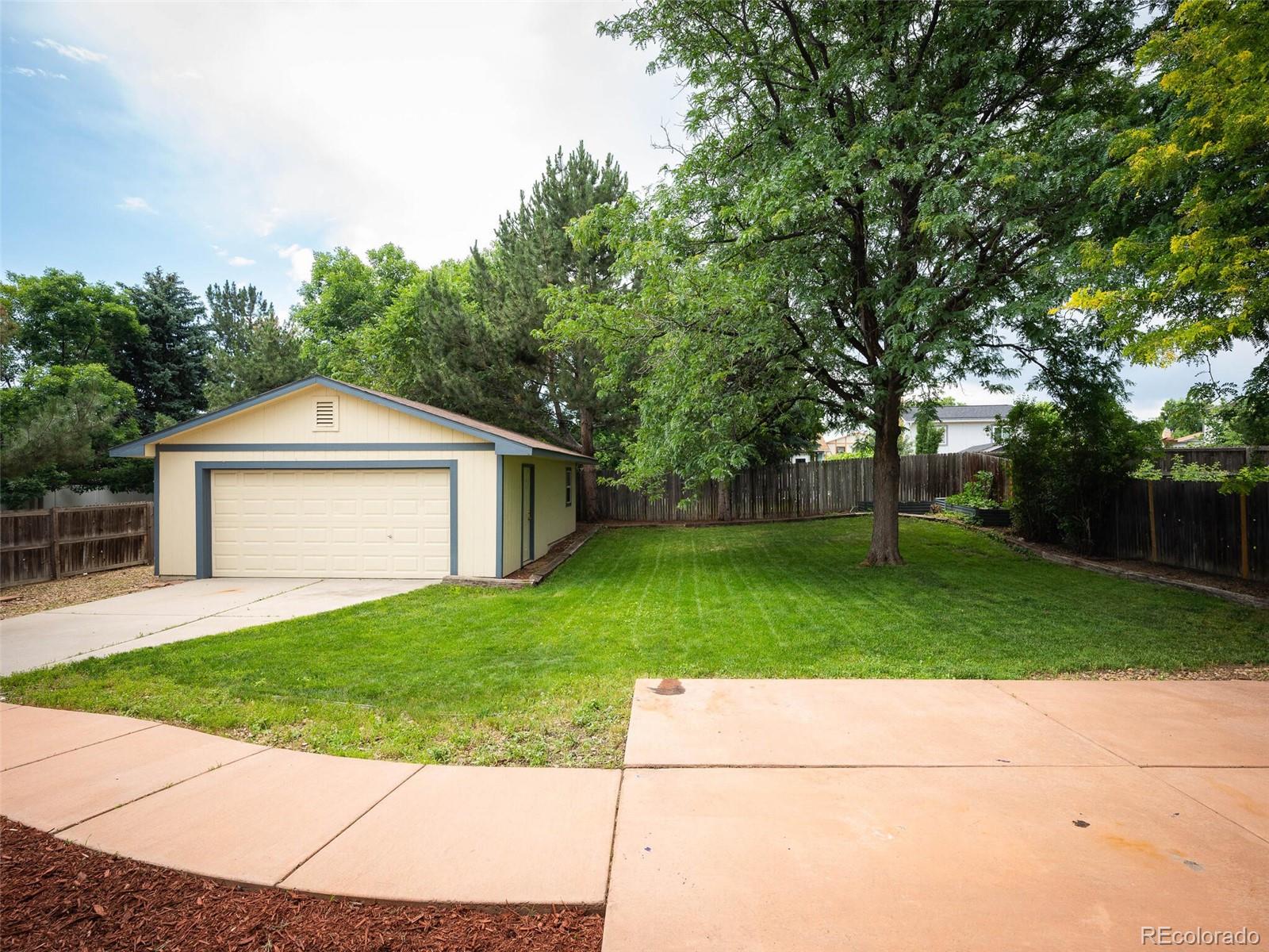 10996 Fenton Circle