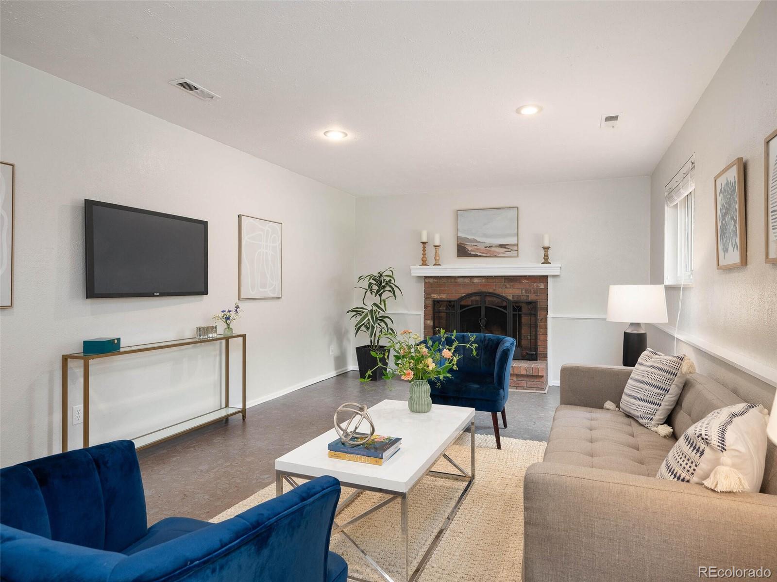 10996 Fenton Circle