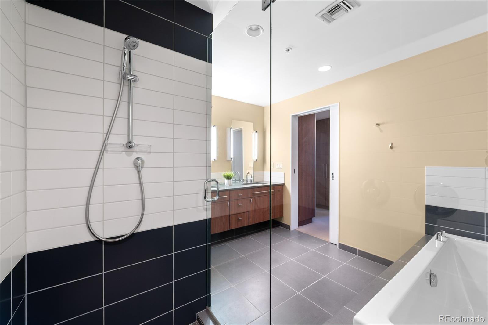 1690 Bassett Street Unit: 1