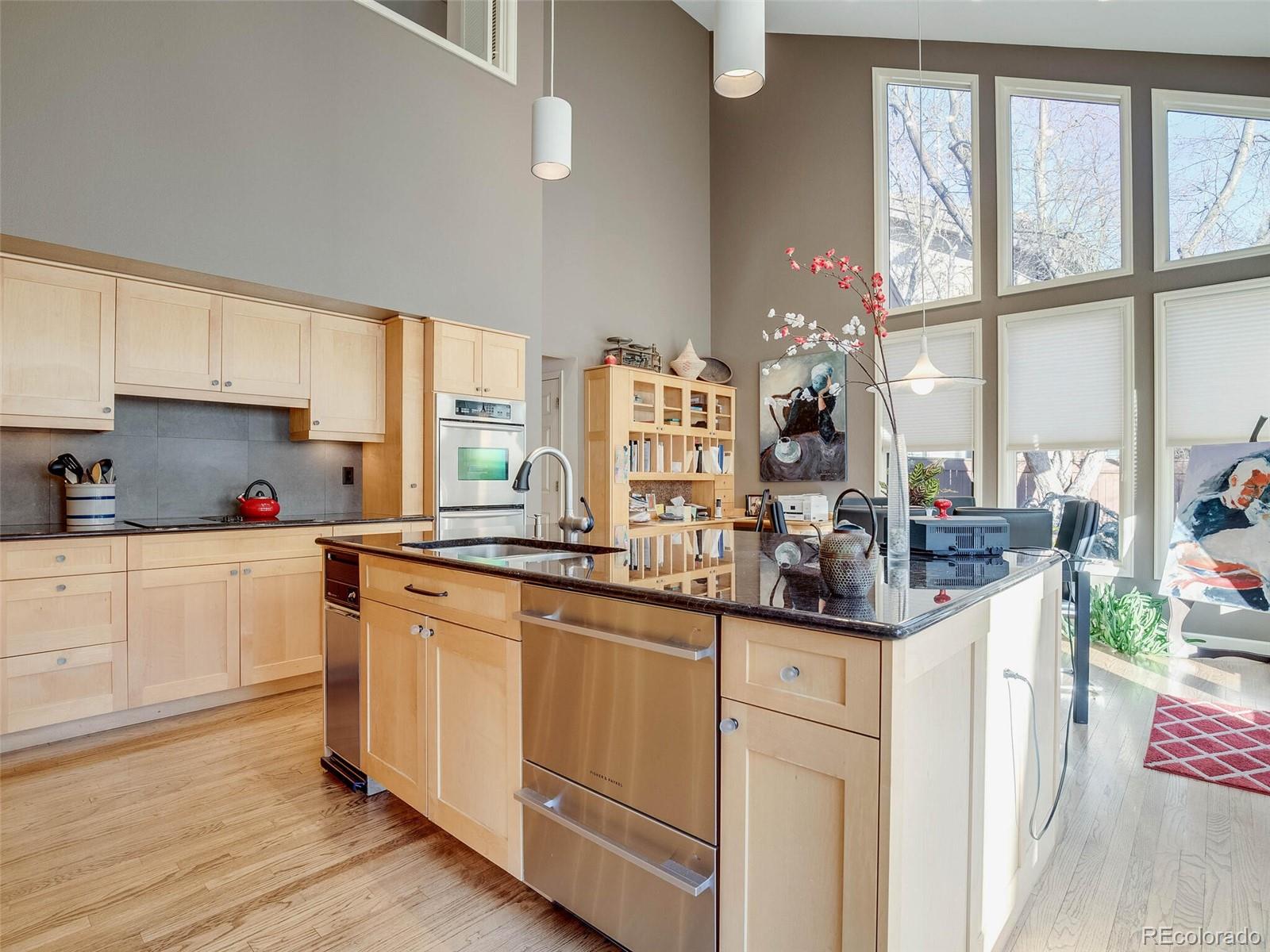 400 S Steele Street Unit: 12