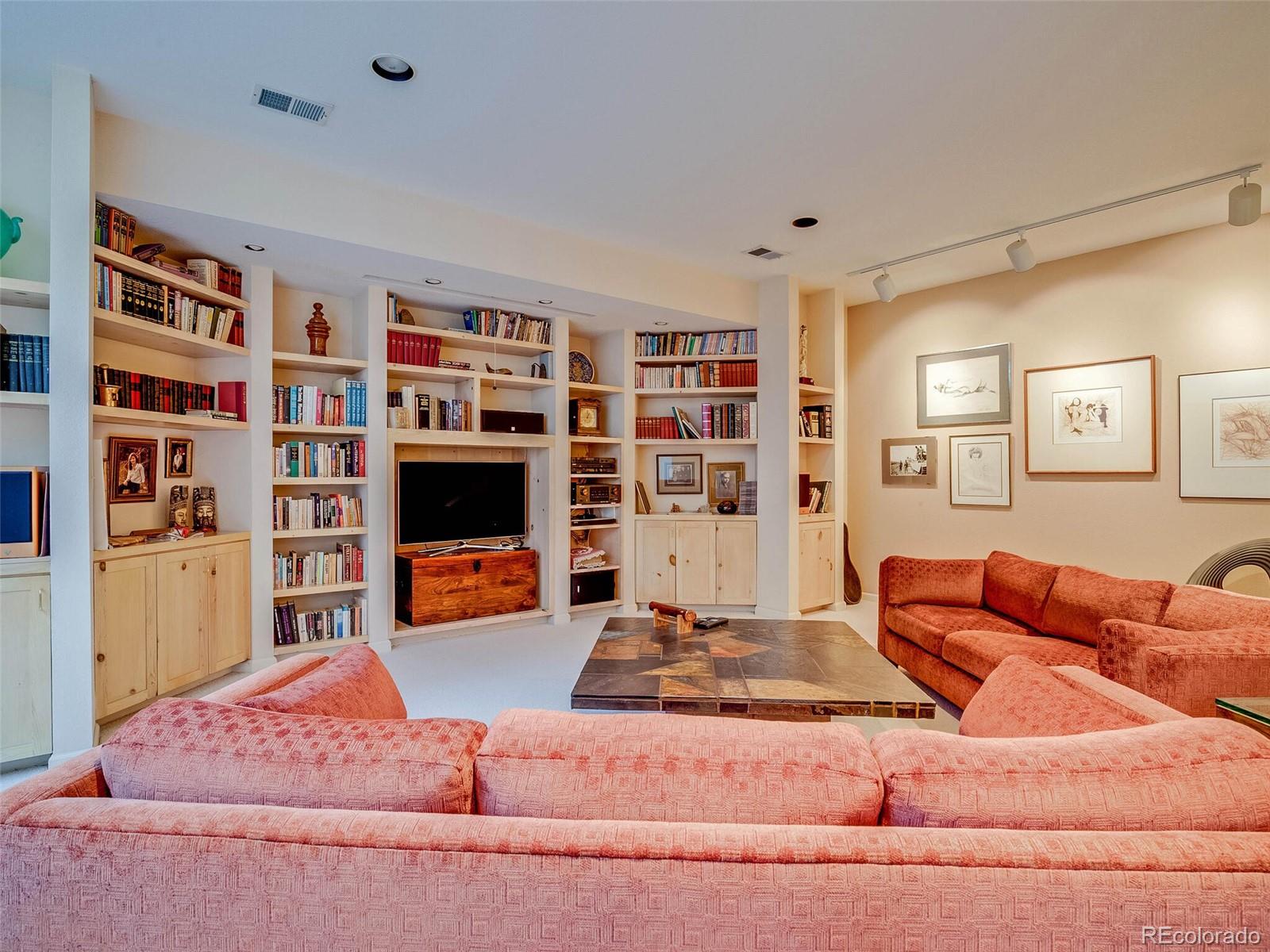 400 S Steele Street Unit: 12
