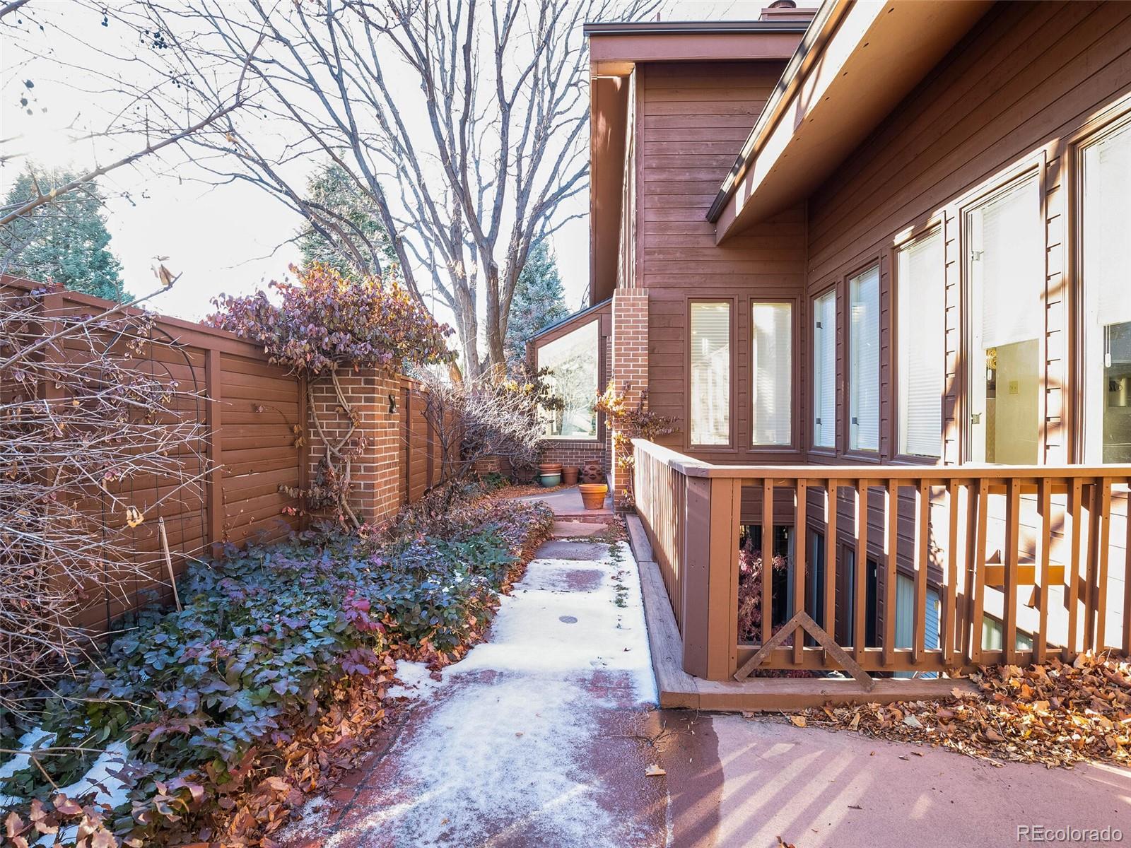 400 S Steele Street Unit: 12