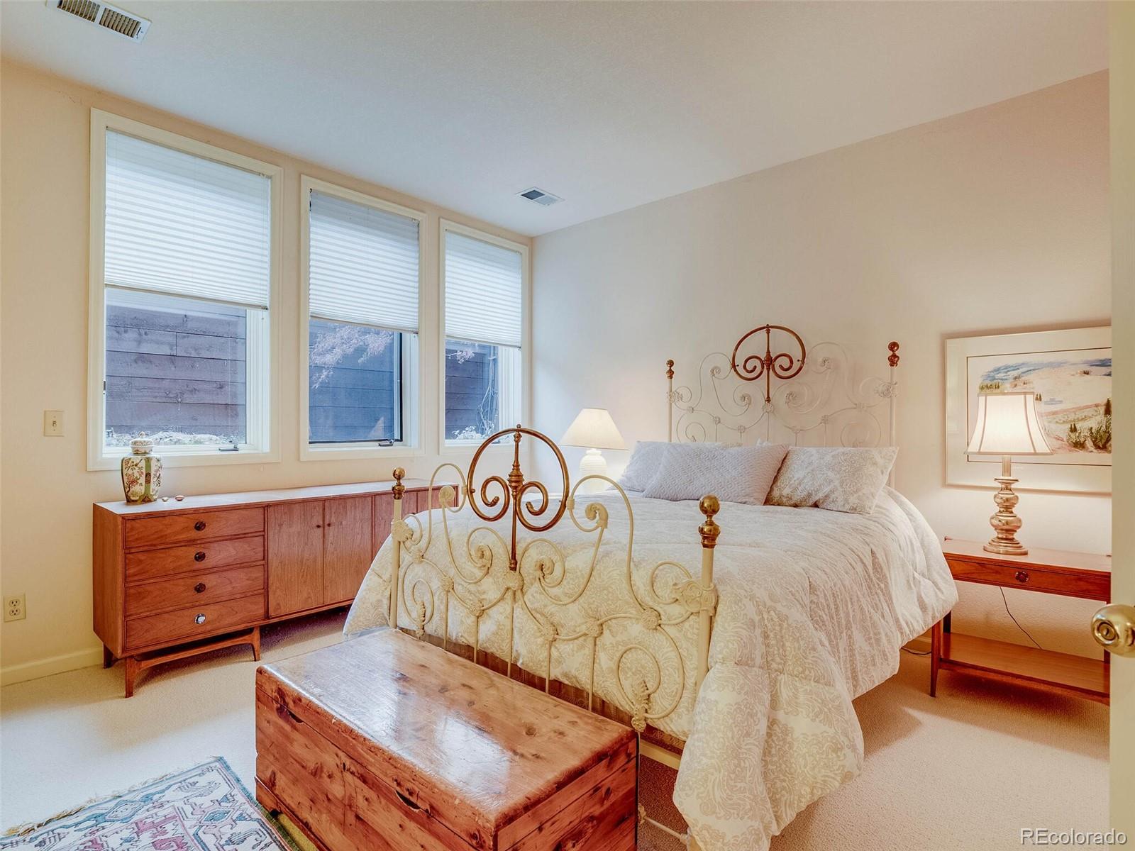 400 S Steele Street Unit: 12