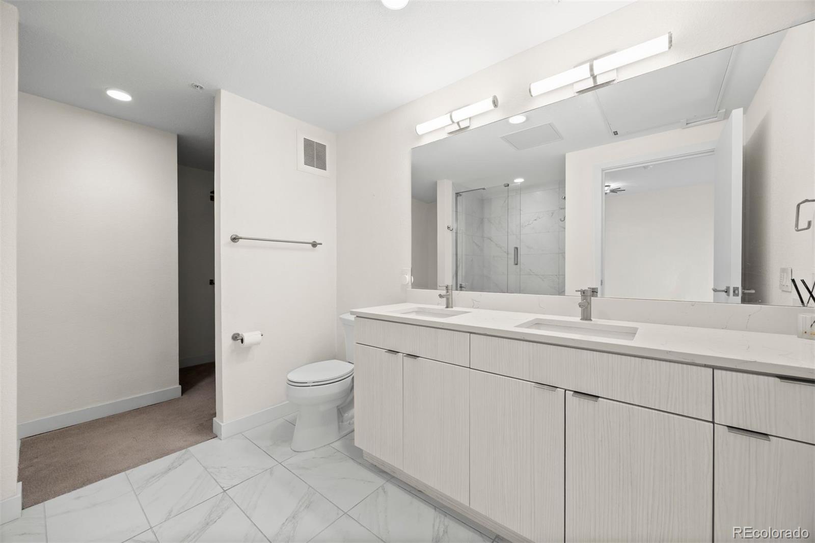 1616 S Broadway Unit: 206