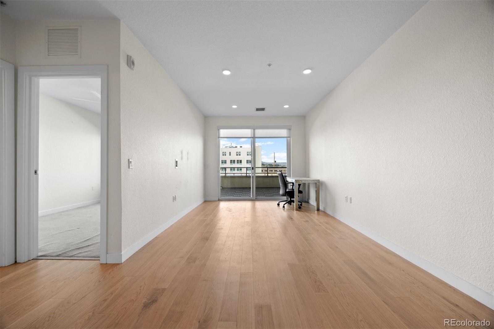 1616 S Broadway Unit: 206