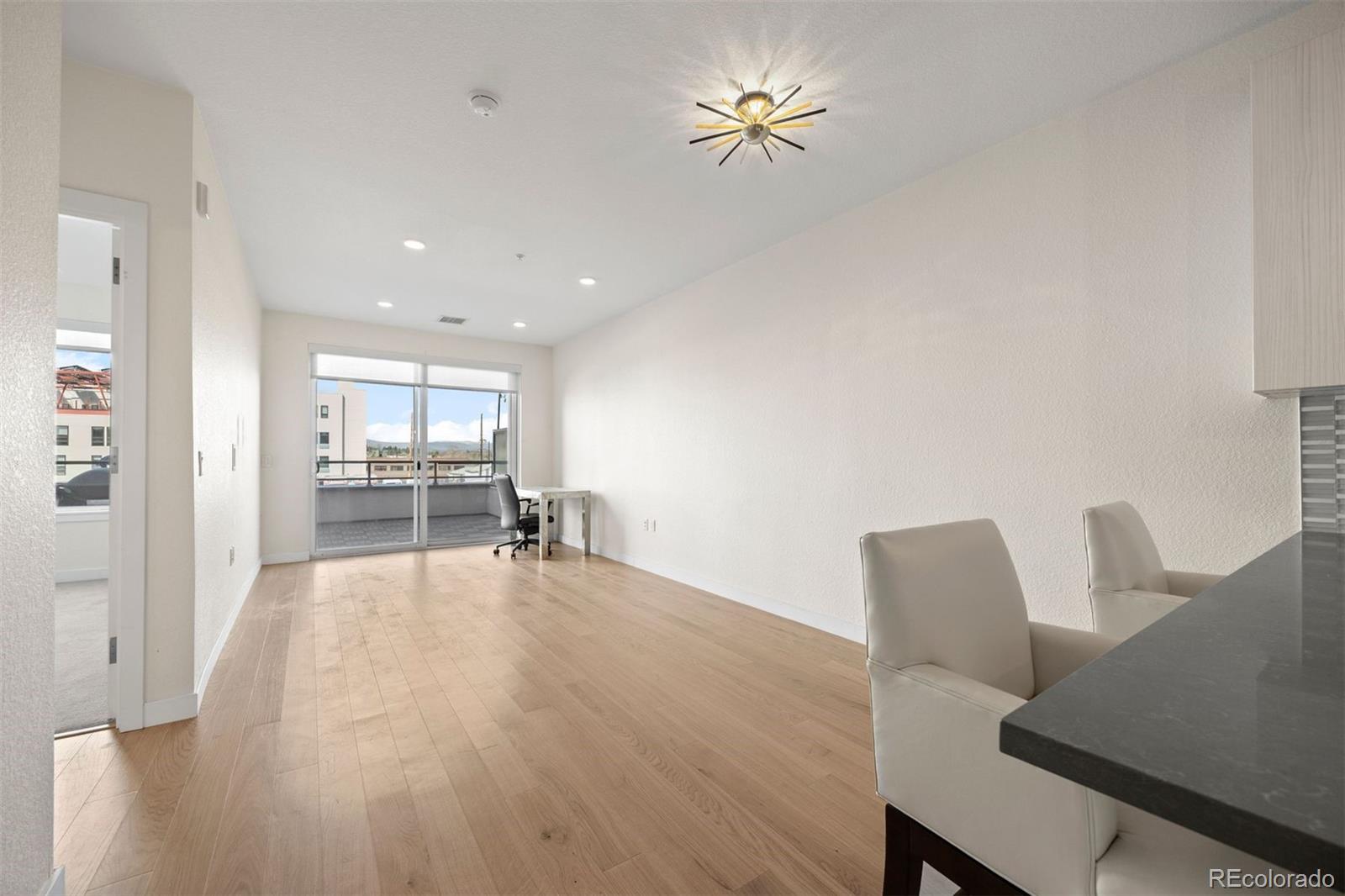1616 S Broadway Unit: 206