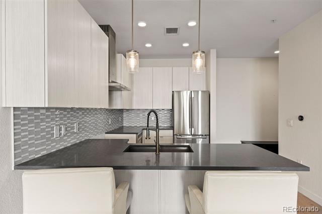 1616 S Broadway Unit: 206