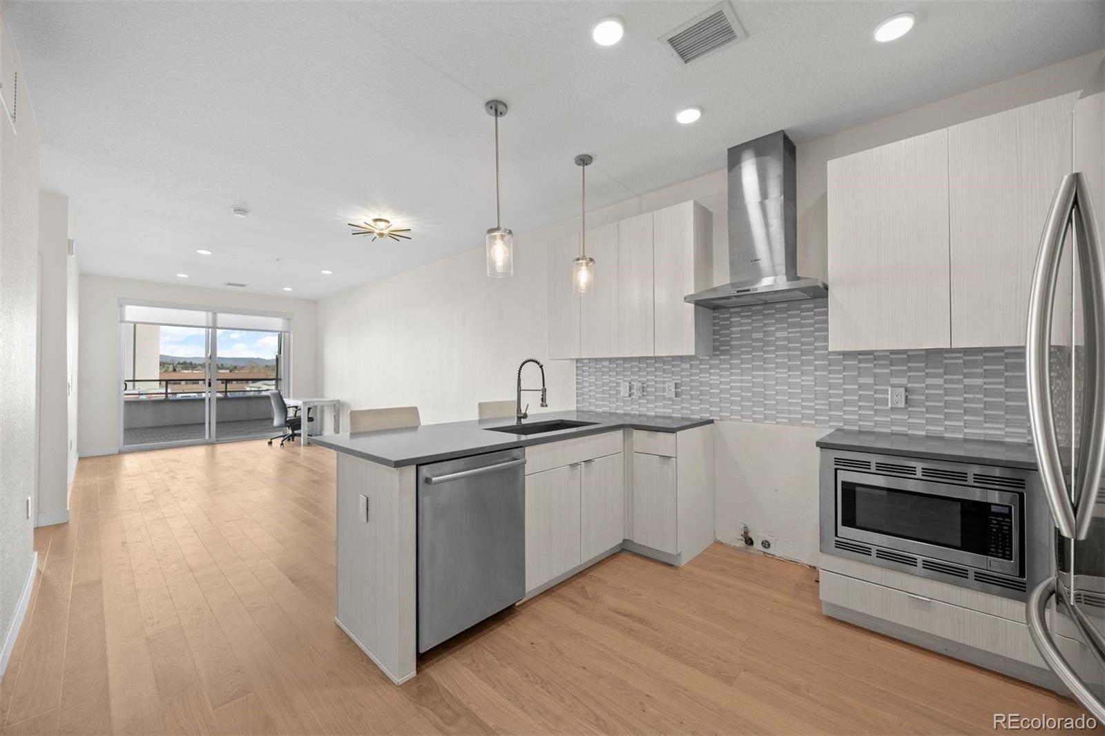 1616 S Broadway Unit: 206