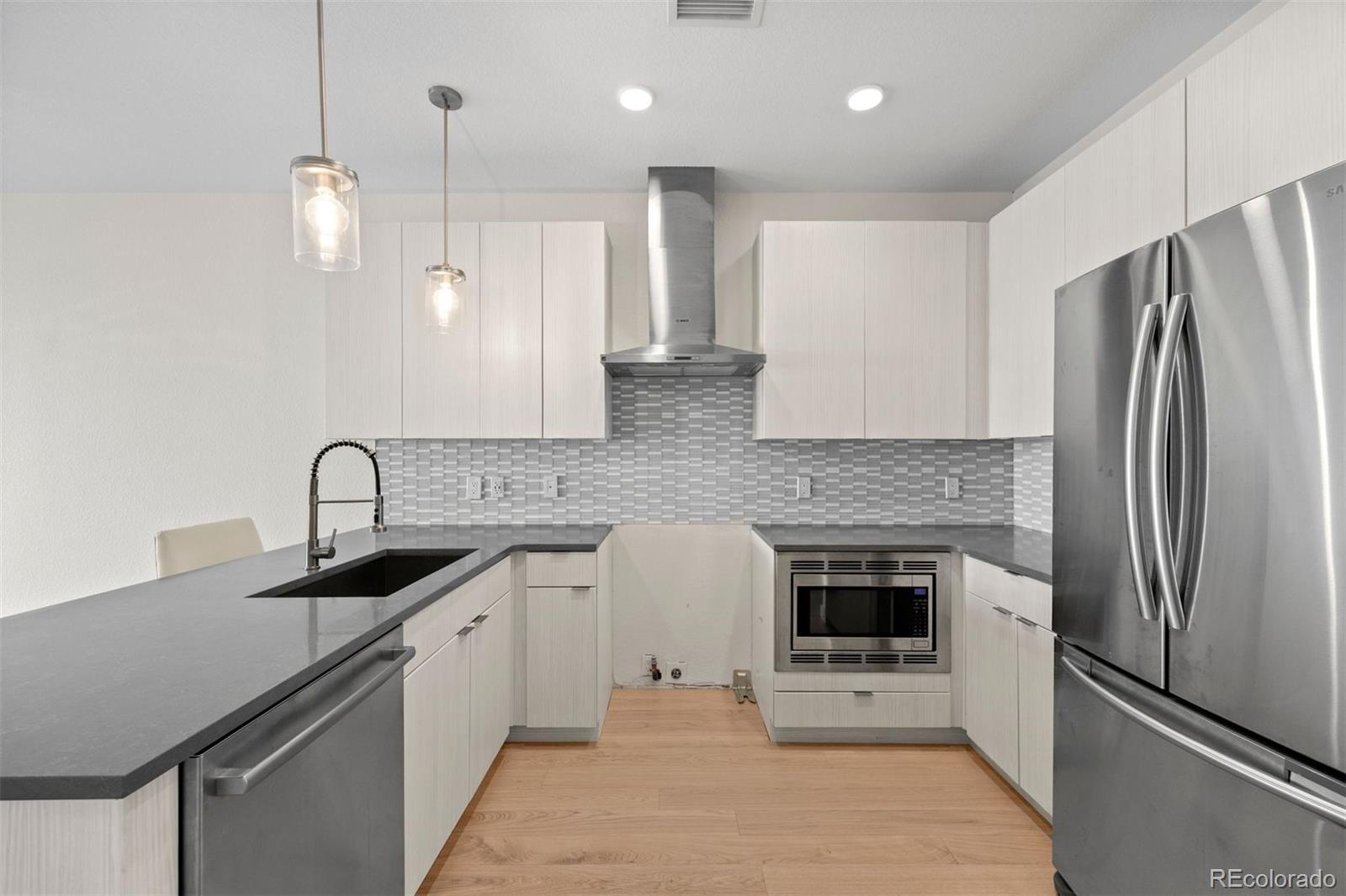 1616 S Broadway Unit: 206