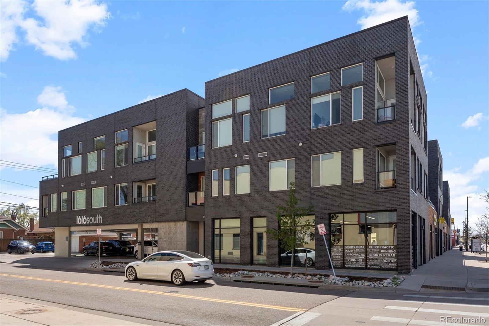 1616 S Broadway Unit: 206