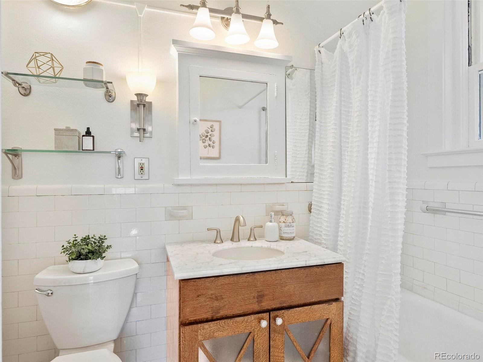 2034 Dahlia Street Unit: 2