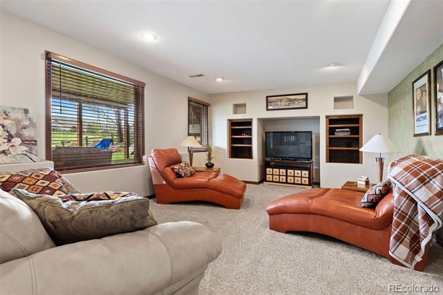 6656 S Oak Circle