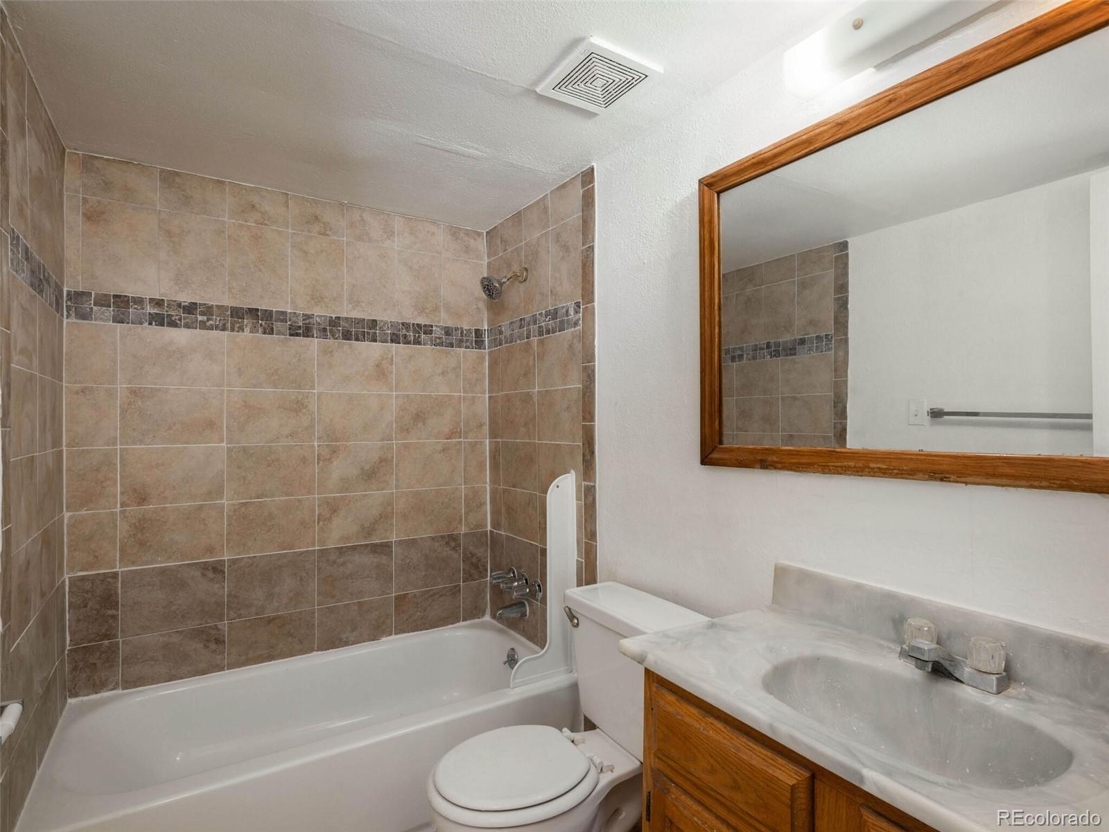10211 Ura Lane Unit: 9-201