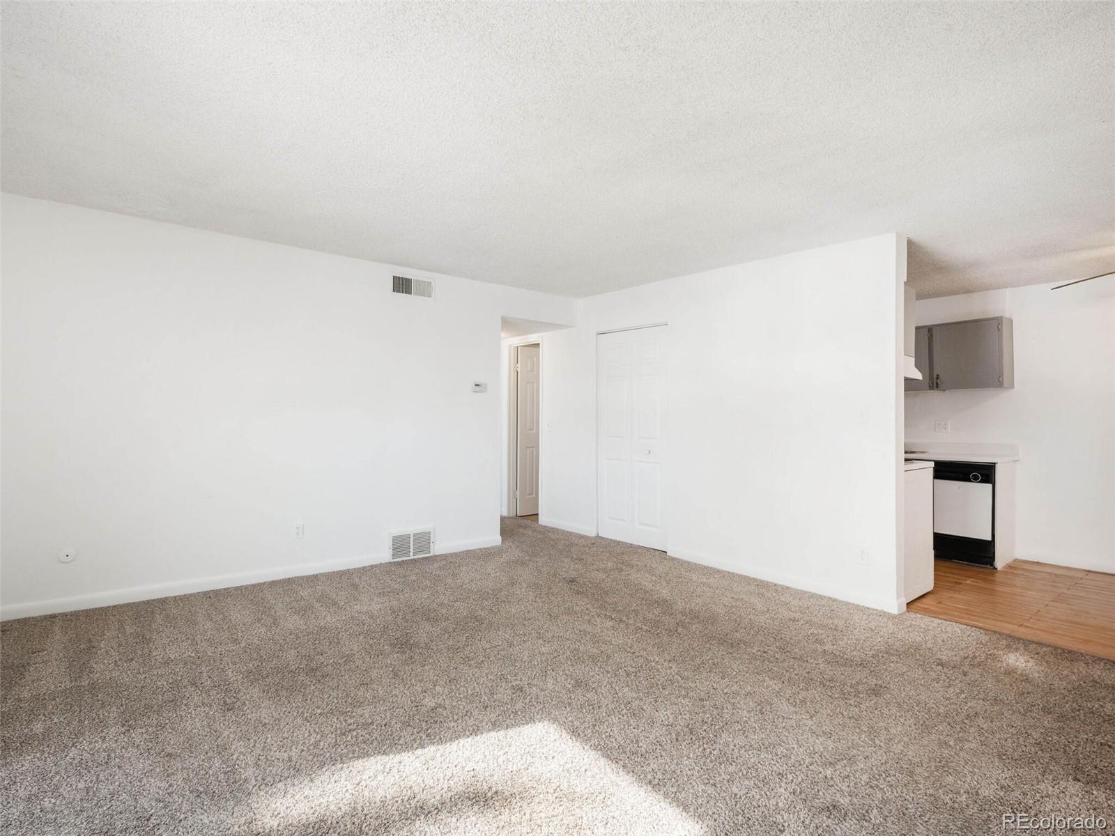 10211 Ura Lane Unit: 9-201