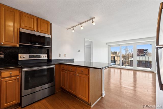 1150 Vine Street Unit: 406