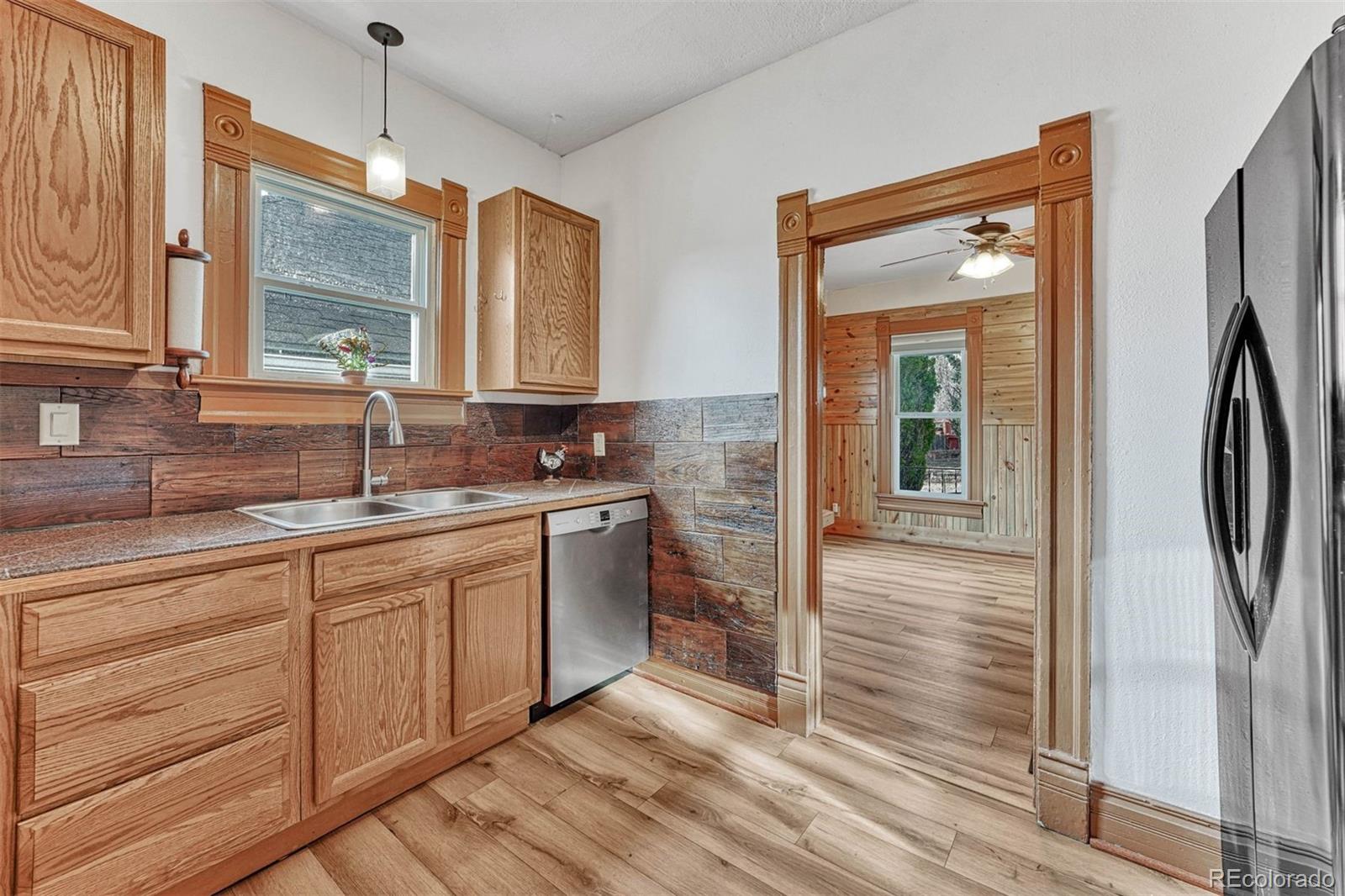 2432 W Platte Avenue